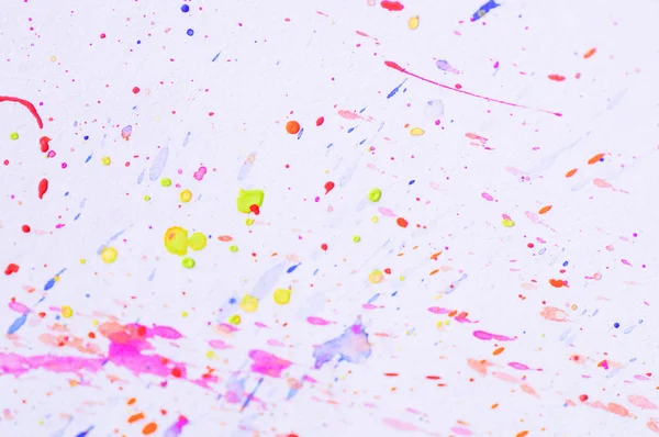 birçok renk, pembe, sarı, mavi, mor ve mavi-kavramı soyut boya kağıt arka plan sanat için watercolorin sıçrama