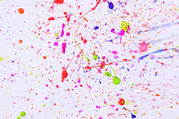 birçok renk, pembe, sarı, mavi, mor ve mavi-kavramı soyut boya kağıt arka plan sanat için watercolorin sıçrama