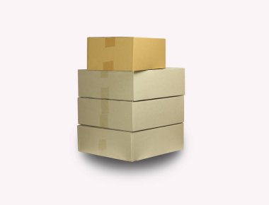 kahverengi kağıt kutuları üzerinde beyaz bground yığılmış, kavram ve teslim ürünler, kavram geri dönüşüm olarak taşımak için kullanılabilir ve nedeniyle dünyayı kurtarmak yeniden ve kirlilik korumak