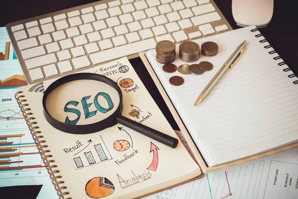 Seo ve Büyüteç camı, para COI grafik kağıdına Üstten Görünüm