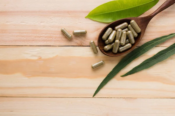 Medicamento Base Plantas Pílula Fundo Madeira — Fotografia de Stock