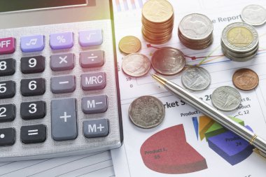 yığın para para background.concept içinde için grafik bankacılık anlayışıyla büyümek ve iş dünyasında başarı için adım adım yürümek