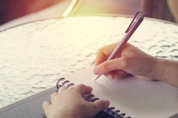 Hand Schrijven Papier Van Opmerking Ochtend Tafel — Stockfoto