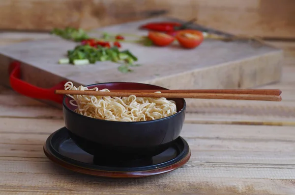 Fideos Instantáneos Con Chile Shiitake Chile Tazón Comida Asiática Una —  Fotos de Stock