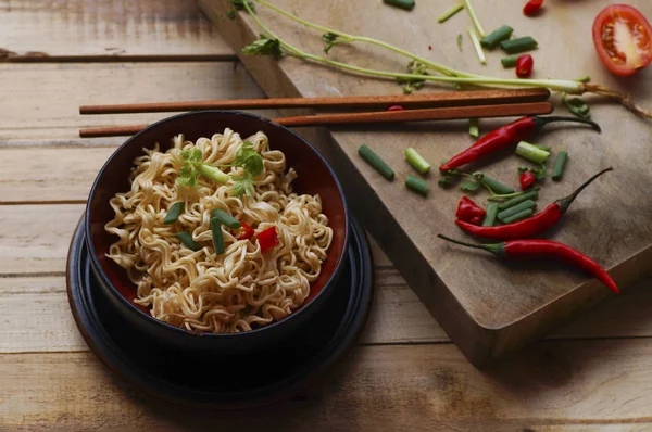 Fideos Instantáneos Con Chile Shiitake Chile Tazón Comida Asiática Una —  Fotos de Stock