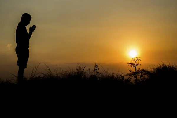 Dua siluet kişi ve umut — Stok fotoğraf