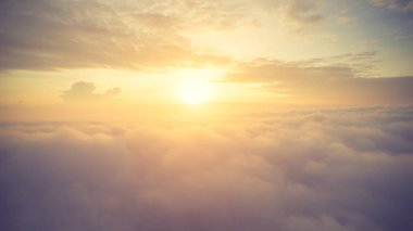 Güneşli gökyüzü arka plan, heav üzerinde güzel cennet