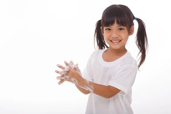 Bambino Lavarsi Mani Mostrando Palme Saponate Sfondo Bianco — Foto Stock