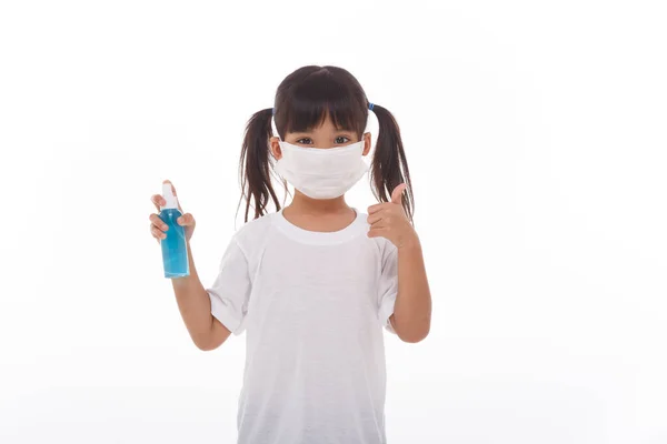 Menina Asiática Bonito Vestindo Uma Máscara Lavar Mãos Com Álcool — Fotografia de Stock