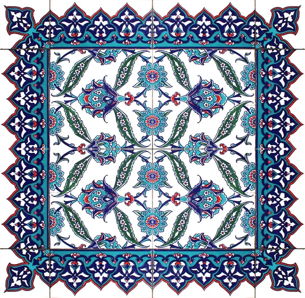 Oryantal çini deseni çiçekli süs mavi beyaz yeşil