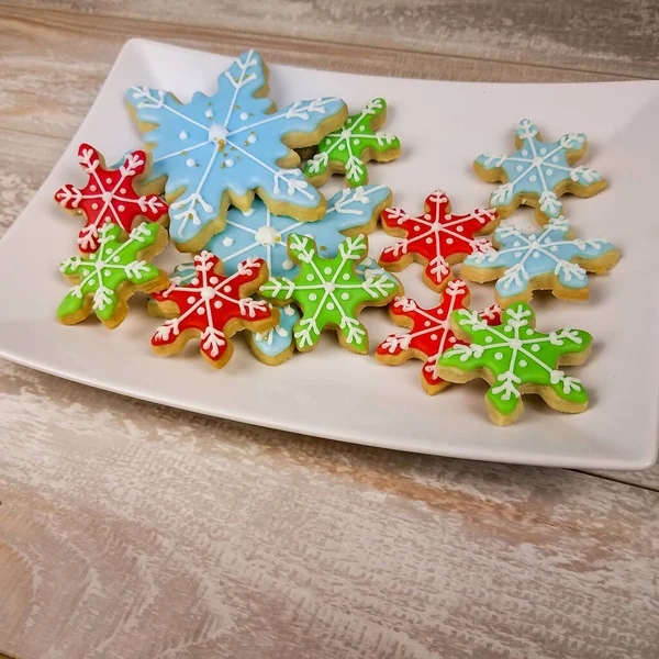 Vue latérale des mini biscuits au sucre flocon de neige pour l'hiver ou Noël — Photo