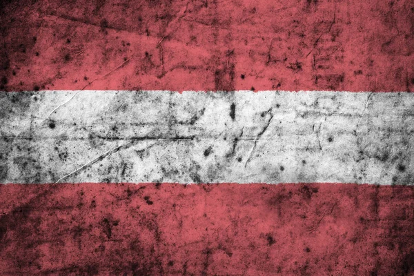 Yüksek detay eski kirli buruşuk kağıt ile Avusturya bayrağı . — Stok fotoğraf