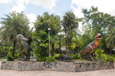 Dinozorlar Sirindhorn Müzesi, Kalasin, Tayland açık kısmında heykeli