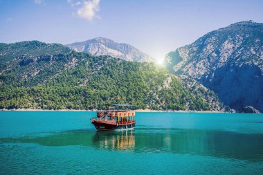 Yeşil Kanyon Türkiye 'nin sularında gemi