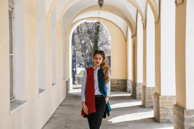 Güzel seksi sarışın işkadını