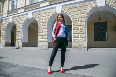 Güzel seksi sarışın işkadını