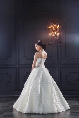 Gelinlik genç kadın