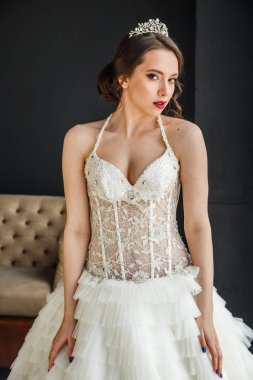 Gelinlik genç kadın