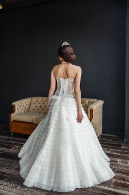 Gelinlik genç kadın