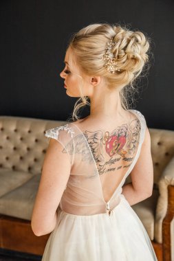 Gelinlik genç kadın