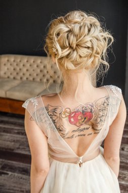 Gelinlik genç kadın