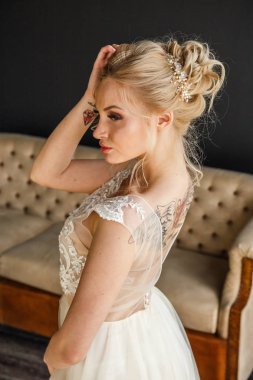 Gelinlik genç kadın