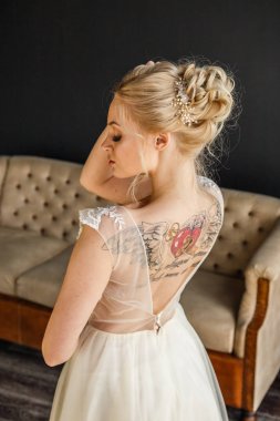 Gelinlik genç kadın