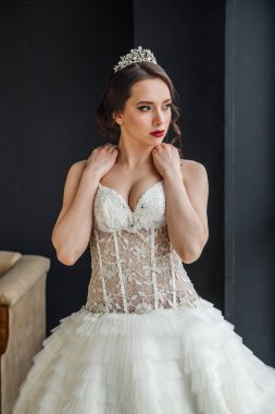 Gelinlik genç kadın