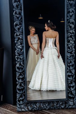 Gelinlik güzel kadın 