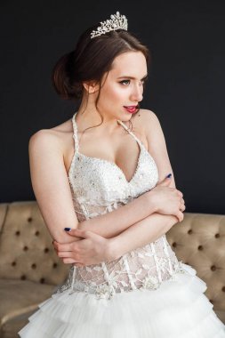 Gelinlik genç kadın