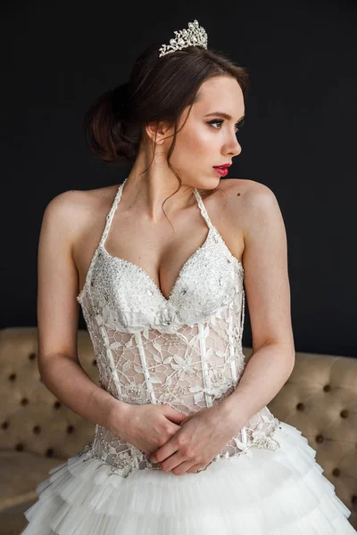 Gelinlik genç kadın