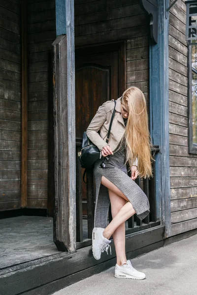 Eve yakın poz elbise modeli