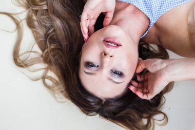  güzel bir kadın kılığında