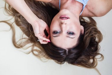  güzel bir kadın kılığında