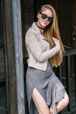  chica con tulipanes holandeses 