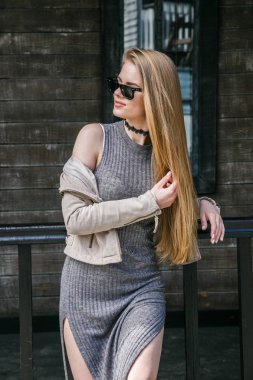  chica con tulipanes holandeses 