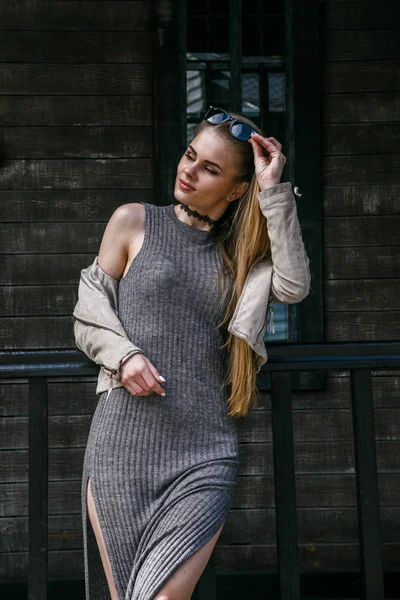  chica con tulipanes holandeses 