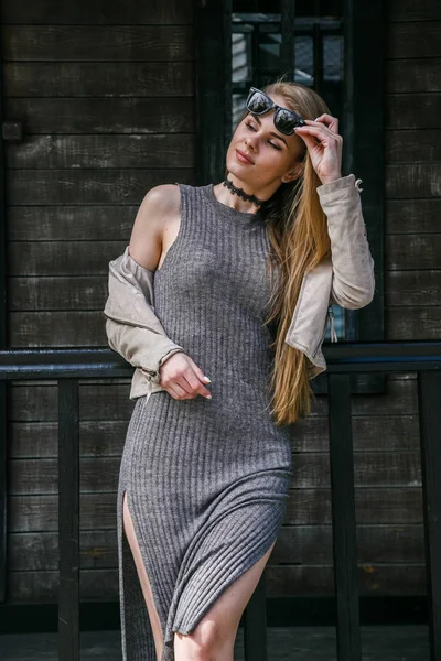  chica con tulipanes holandeses 