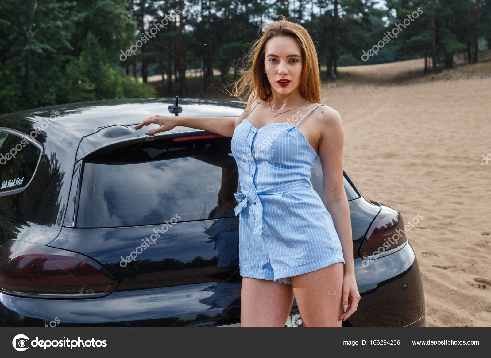 Sexy model posing near the car — Stock Photo © schummyone 166294206