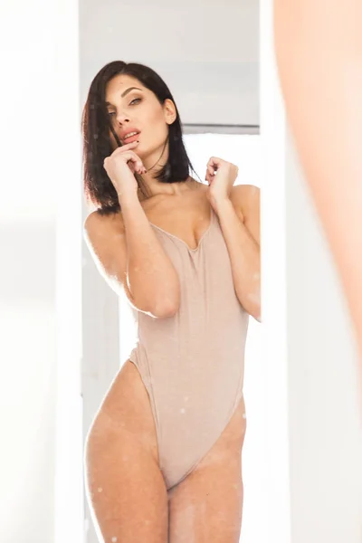 Studio Shot Beautiful Brunette Woman Sexy Underwear Standing Front Mirror — Stock Photo, Image