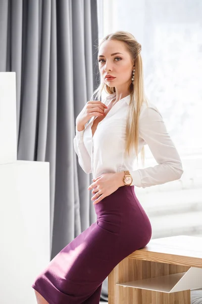 Portrait Sexy Blonde Girl Wearing Purple Skirt White Shirt Sitting — Stock Photo, Image