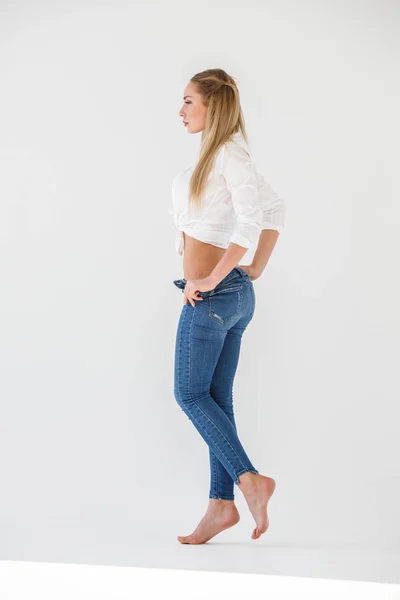 Portrait Sexy Blonde Girl Wearing Blue Jeans White Shirt Standing — Stock Photo, Image