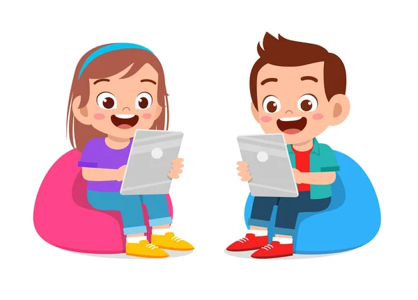 Feliz bonito crianças menino e menina usando tablet — Vetor de Stock