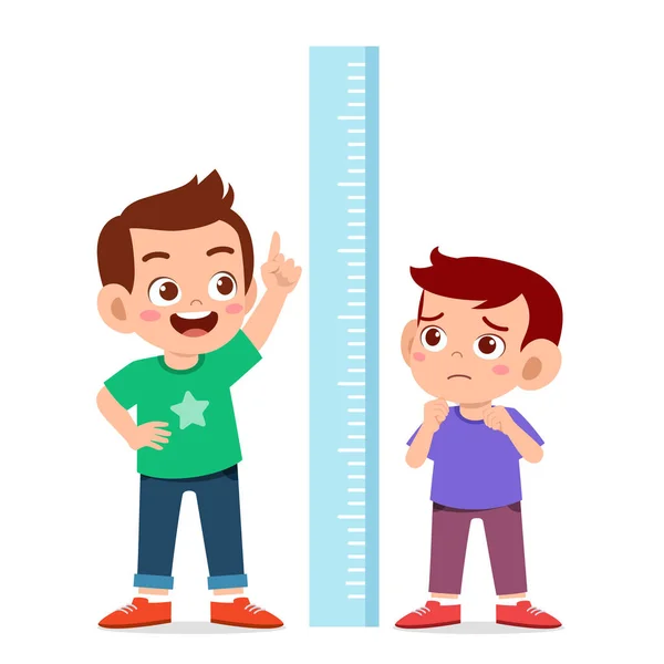 Heureux mignon enfant garçon mesurer hauteur ensemble — Image vectorielle