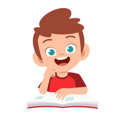 Mutlu şirin çocuk gülümseyerek ders çalışıyor.