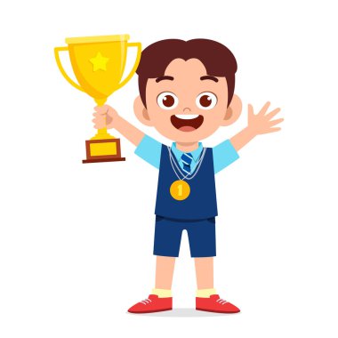 Mutlu küçük çocuk elinde kupa tutuyor.