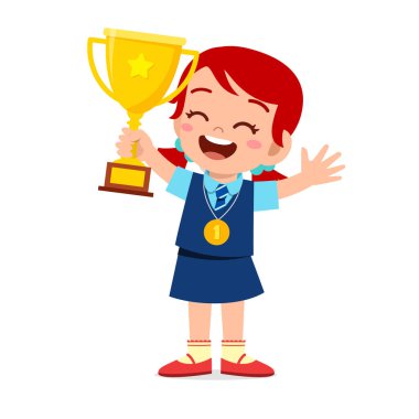 Mutlu küçük kız elinde kupa tutuyor.