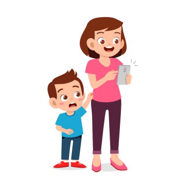 üzgün küçük çocuk ebeveynleri tarafından görmezden geliniyor.