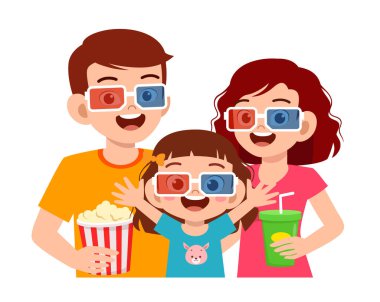 Anne ve babasıyla film izleyen mutlu, küçük bir kız çocuğu.