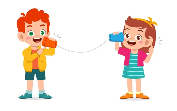 快乐可爱的小男孩和小女孩玩玩具电话 — 图库矢量图片
